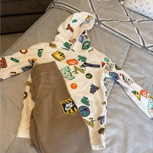 Nike Kids Graphic Hoodie and Joggers - White and Brown